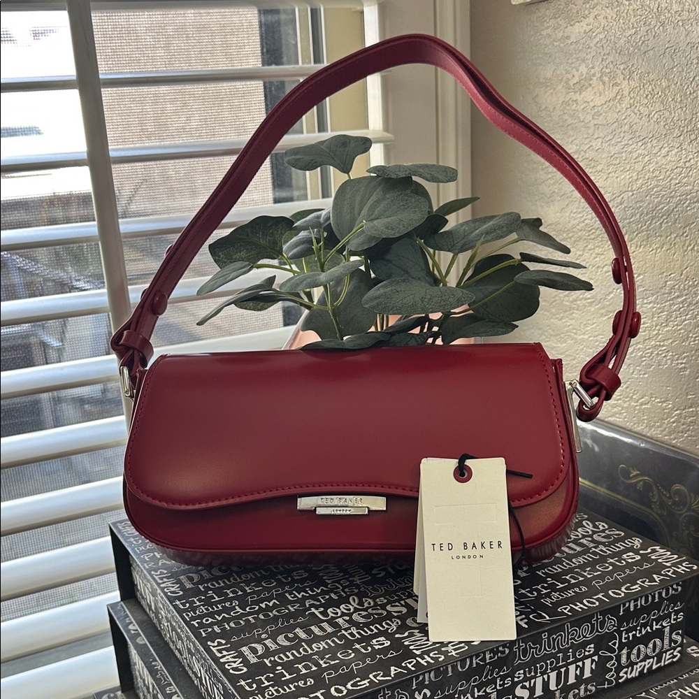 Ted Baker London Zoe bag in the color rouge (red)